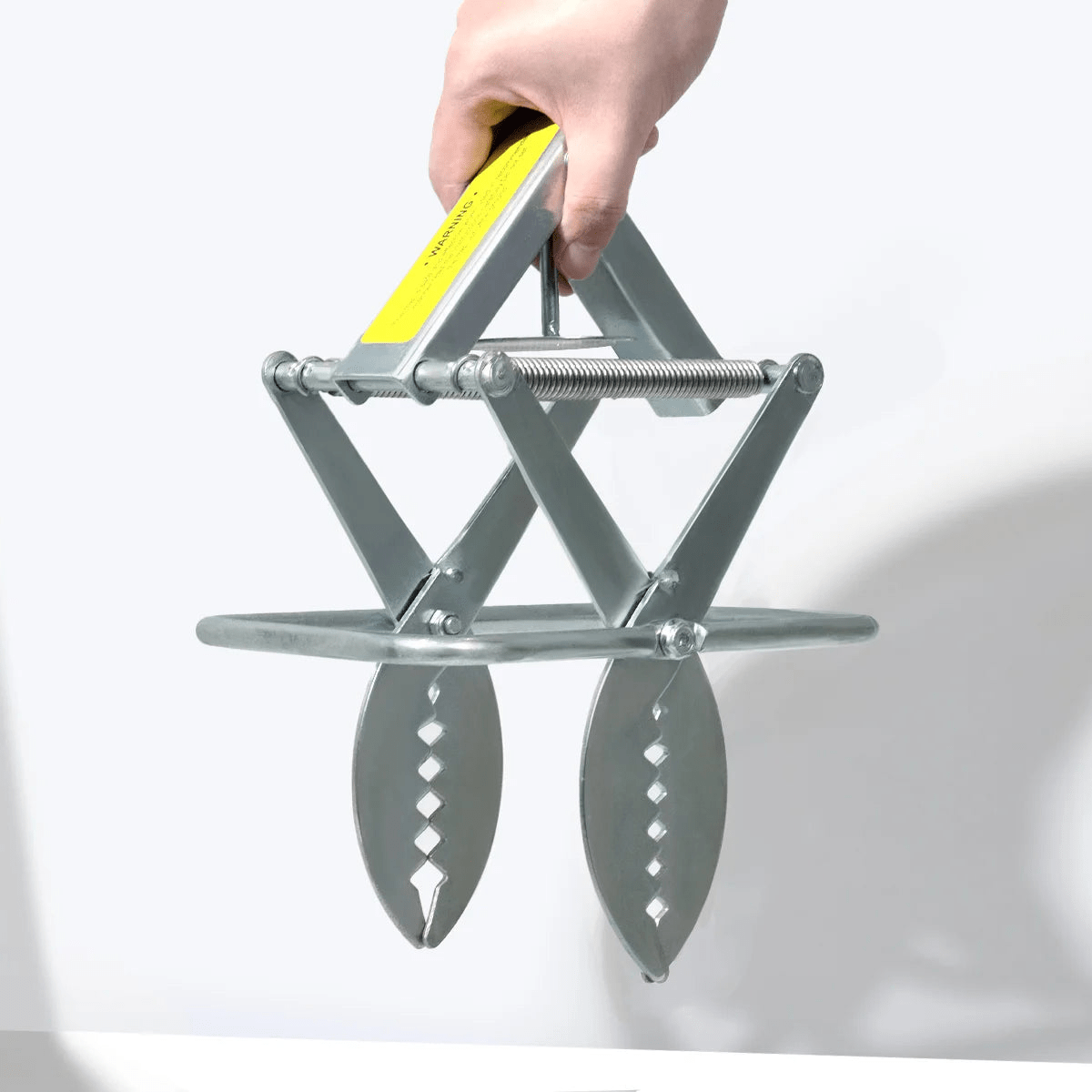 POLAFLEX Jagged Mole Trap 4-Pack – Built for Medium to Large Yards (Up to 1 Acre) - POLAFLEX